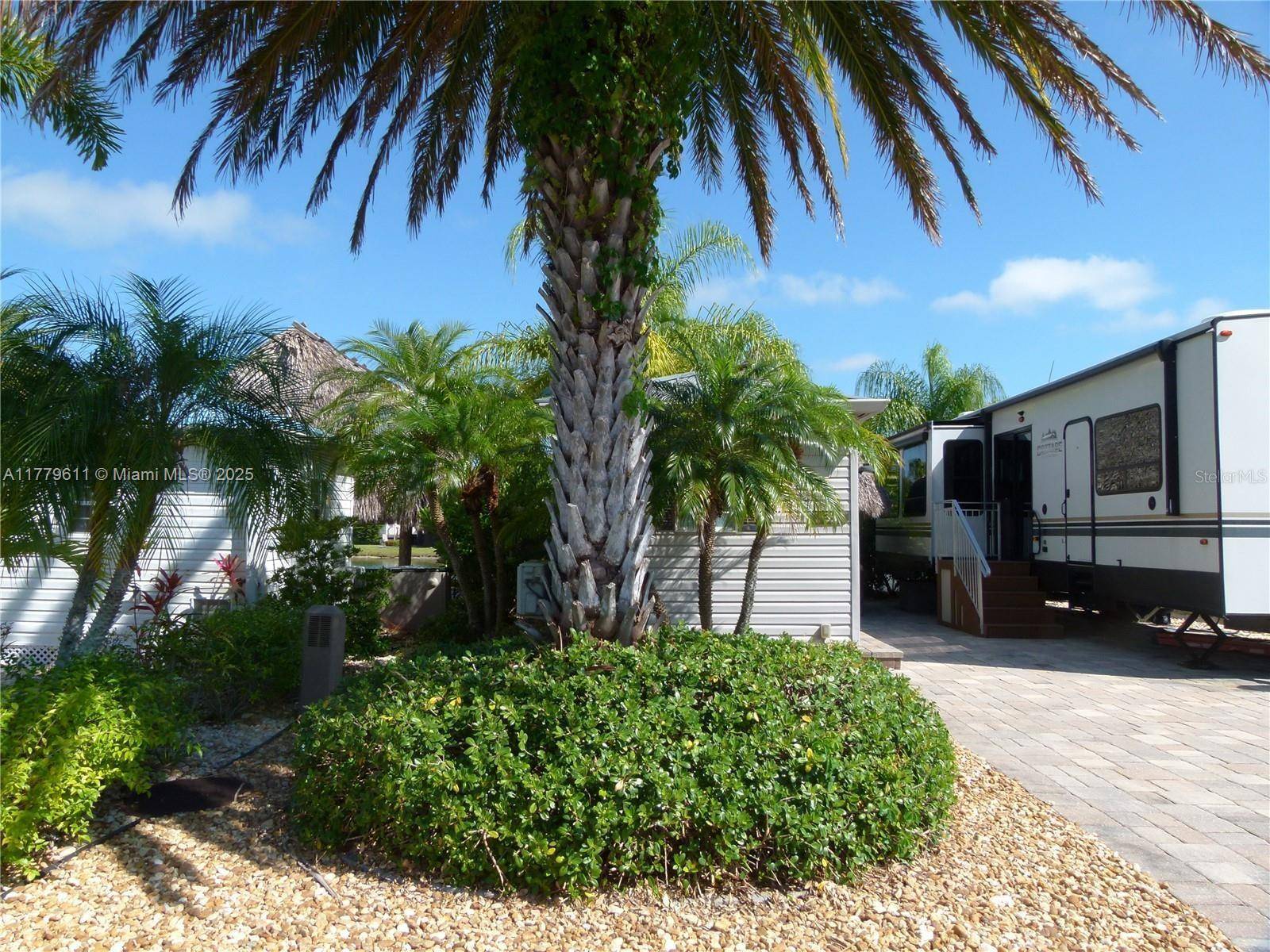Okeechobee, FL 34974,601 SW 42nd Cove