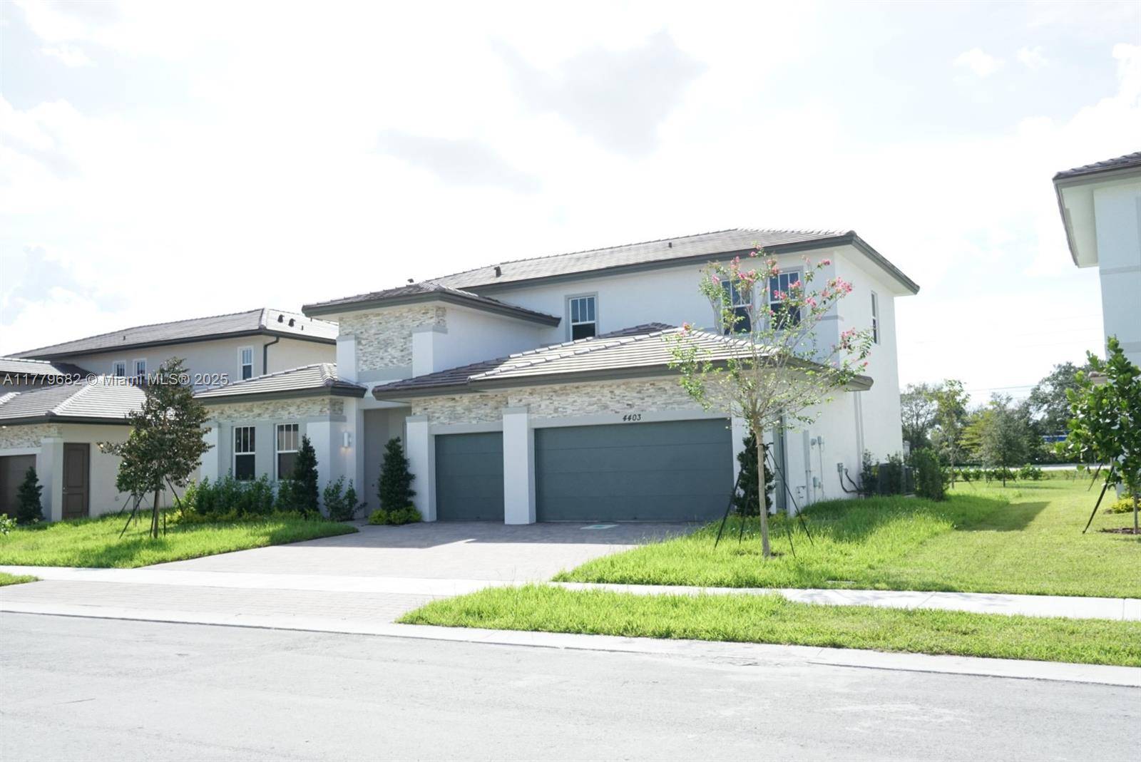 Davie, FL 33330,4403 SW 123rd Ln