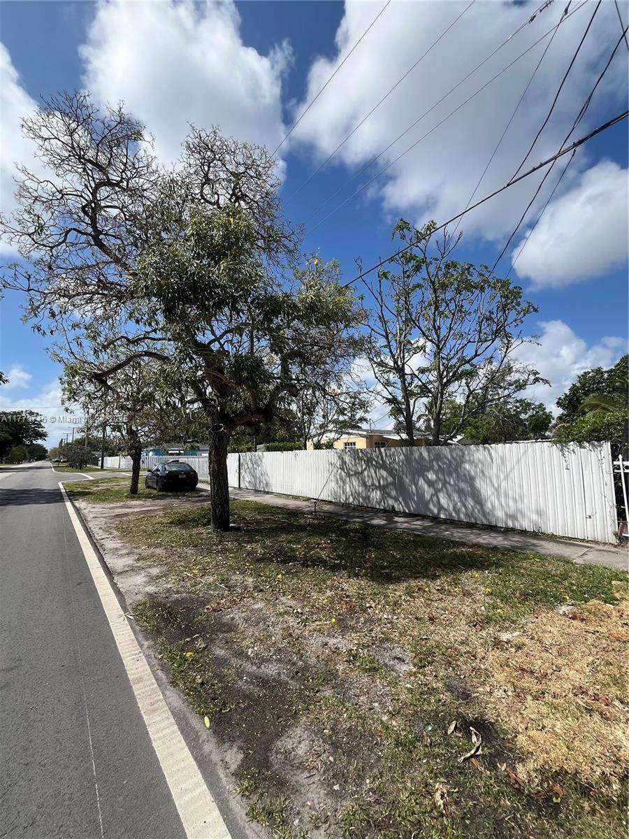 North Miami, FL 33167,1201 NW 117th St