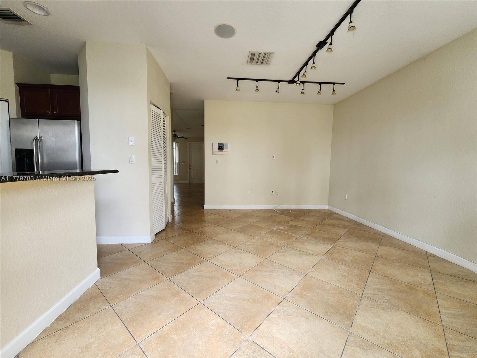 Miami, FL 33185,14709 SW 25th St #14709
