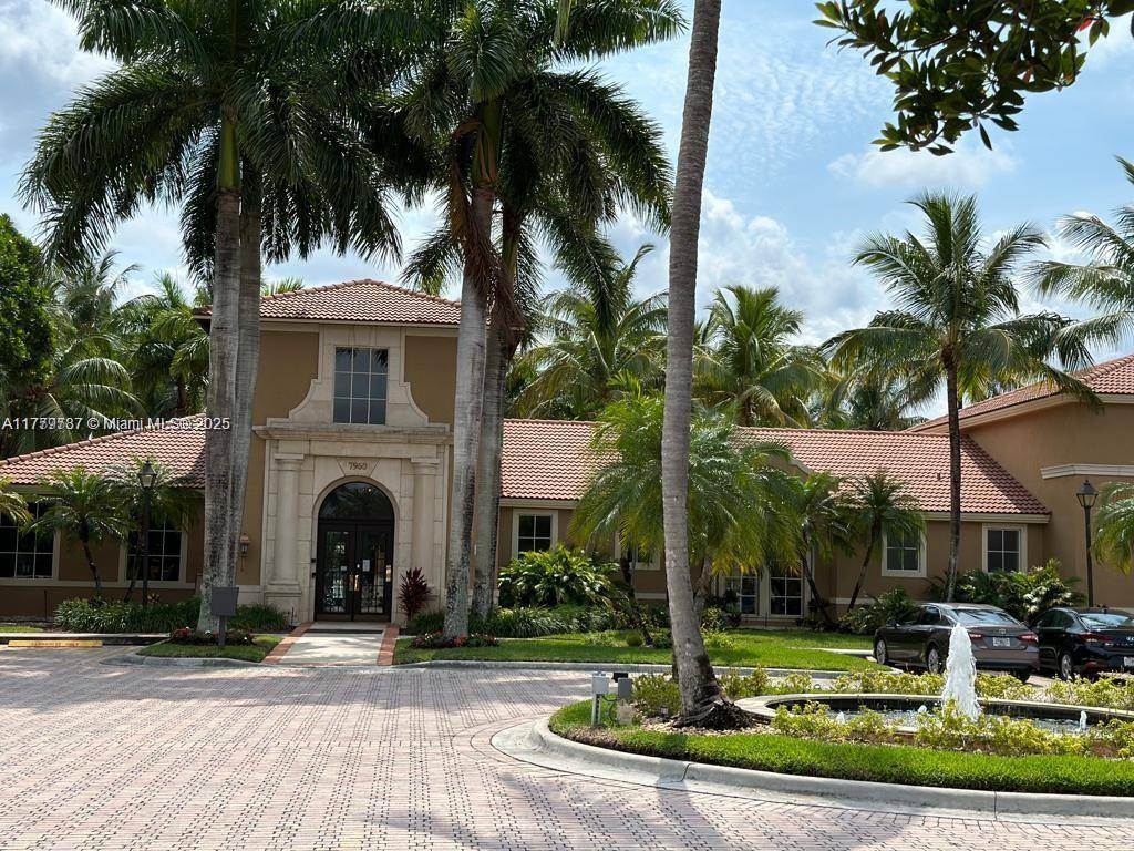 Tamarac, FL 33321,7970 N Nob Hill Rd #102