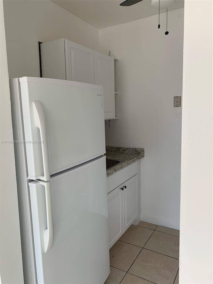 North Miami Beach, FL 33160,17051 NE 23rd Ave #1H