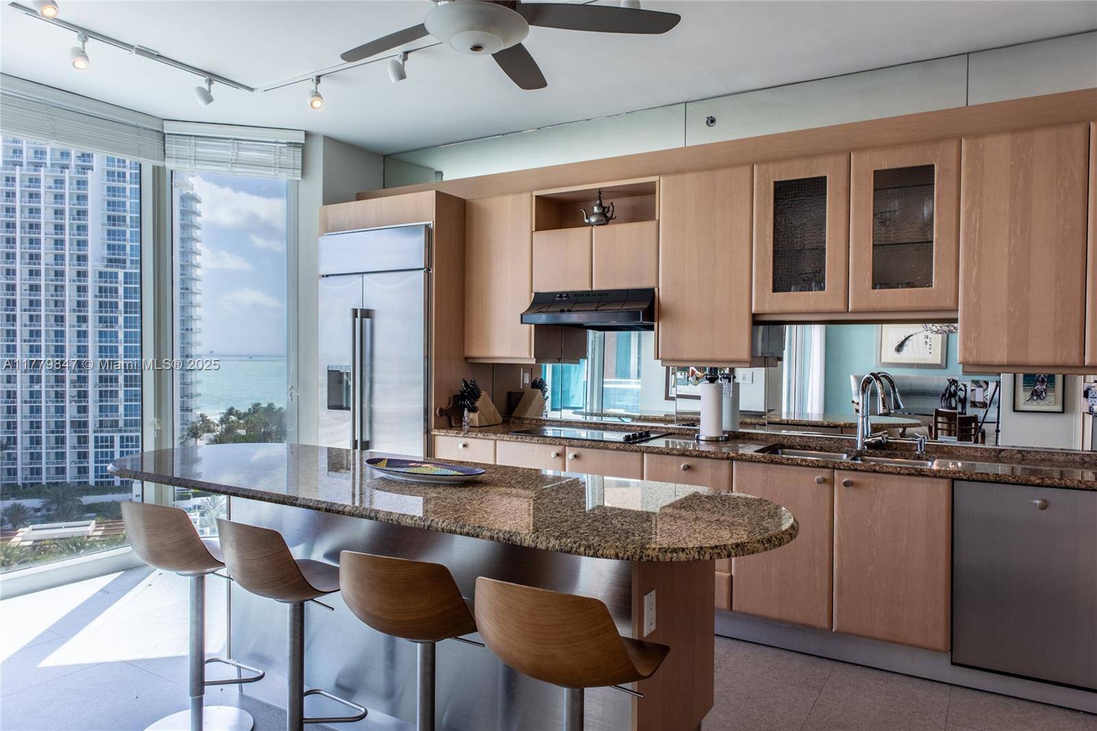 Miami Beach, FL 33139,300 S Pointe Dr #1502