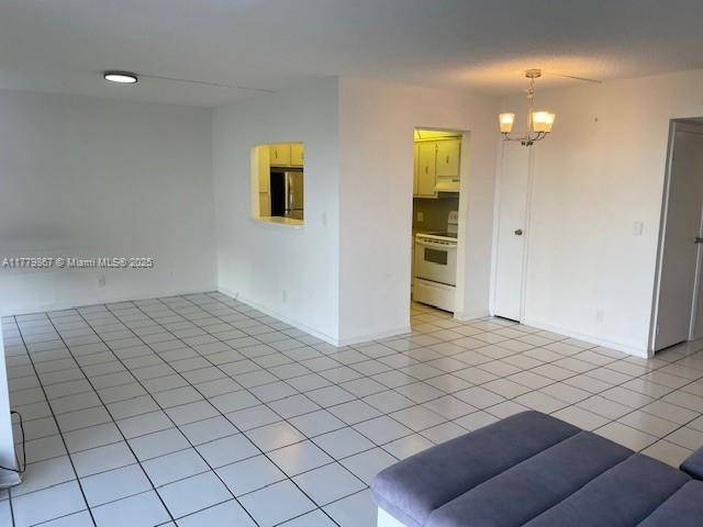 Aventura, FL 33180,20301 W Country Club Dr #621