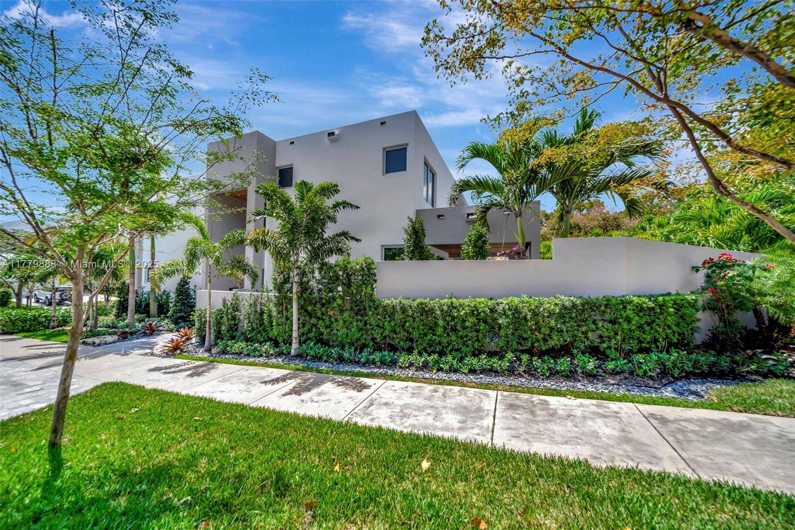 Fort Lauderdale, FL 33301,544 N Victoria Park Rd