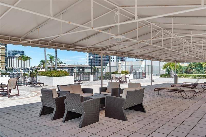 Hallandale Beach, FL 33009,1865 S Ocean Dr #3F