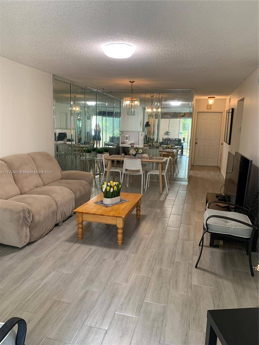 Hollywood, FL 33024,300 Berkley Rd #312