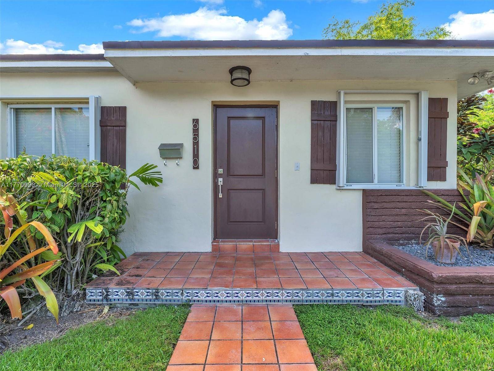 South Miami, FL 33143,6510 SW 63rd Ct