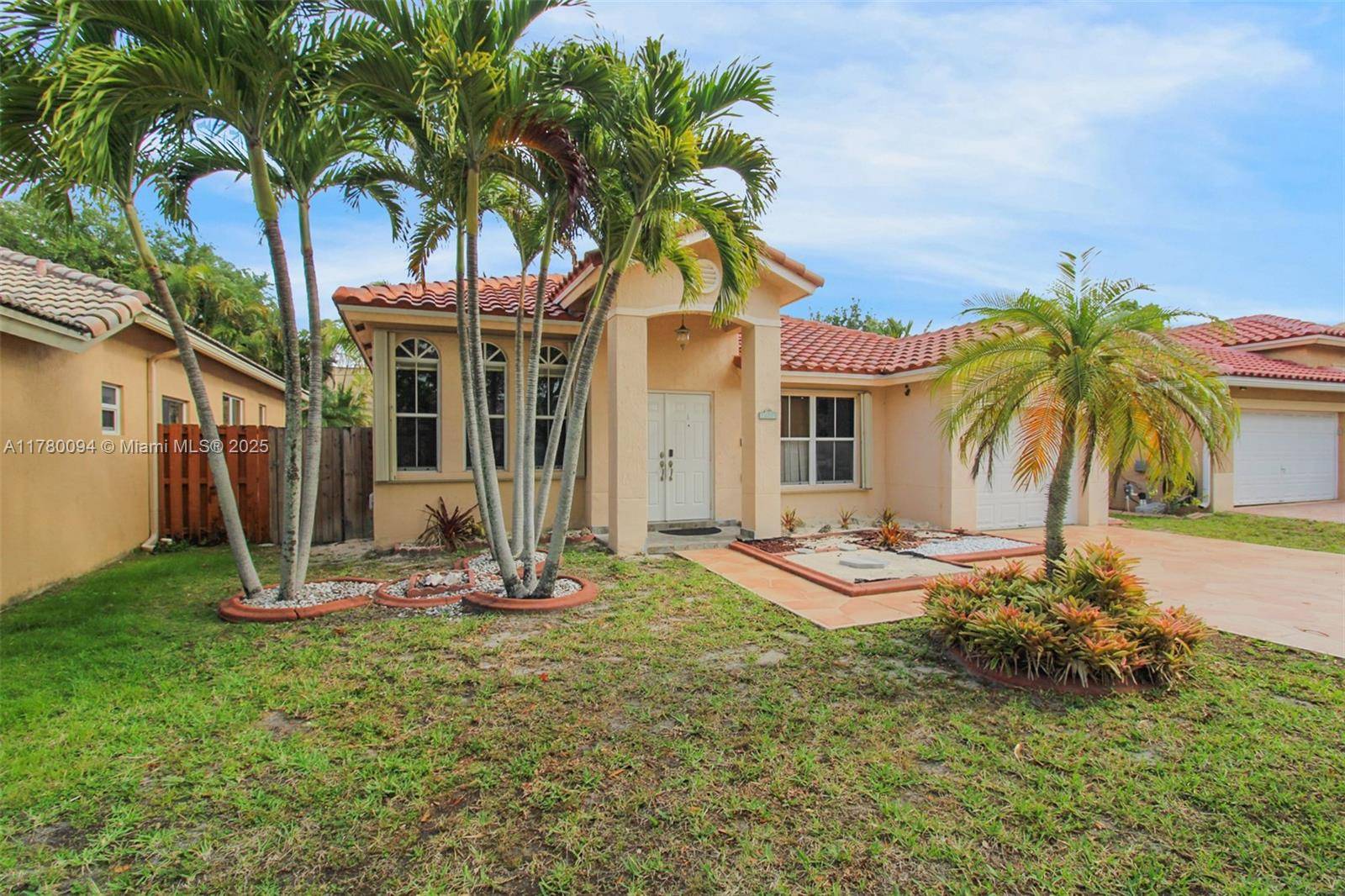 Davie, FL 33325,14261 N Royal Cove Cir
