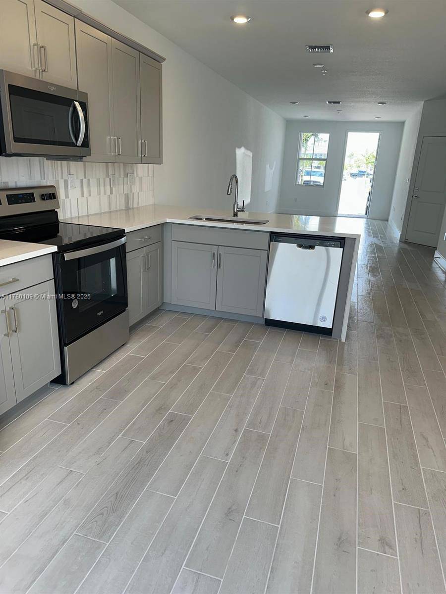Pembroke Pines, FL 33027,17166 SW 1st Ct