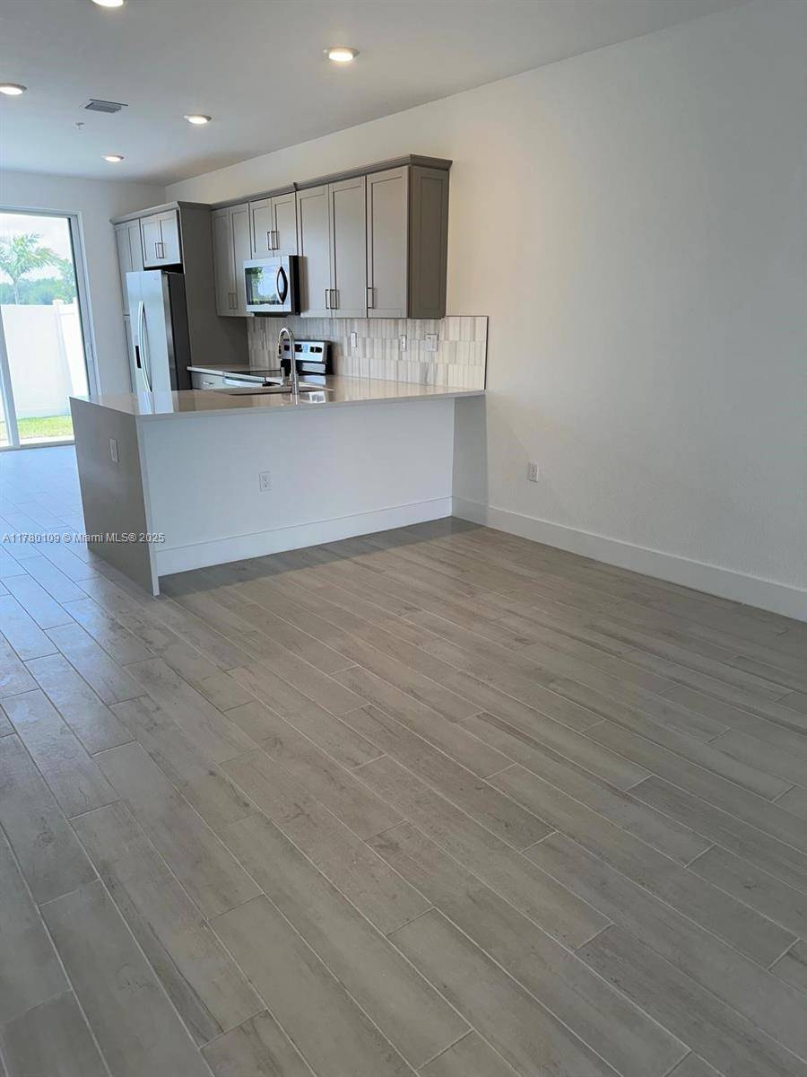 Pembroke Pines, FL 33027,17166 SW 1st Ct
