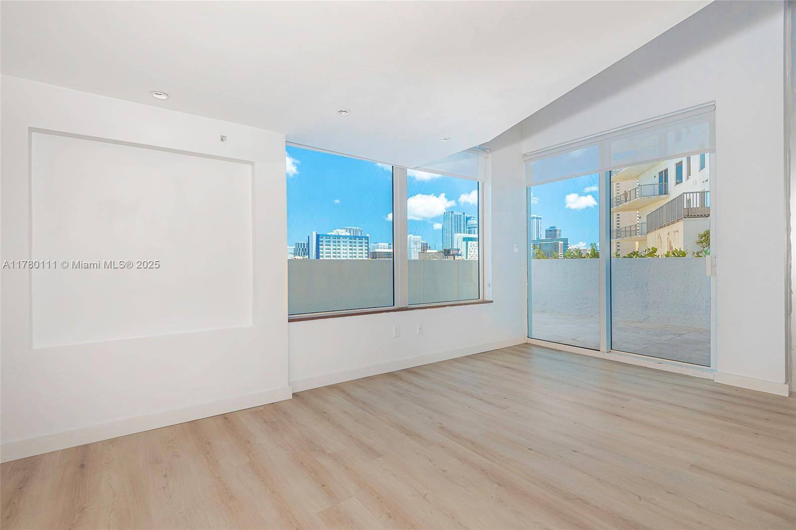 Miami, FL 33130,10 SW South River Dr #607
