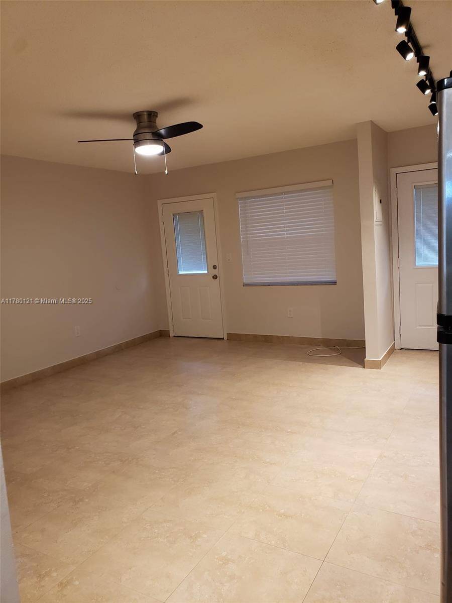 Miami Beach, FL 33139,525 Meridian Ave #102
