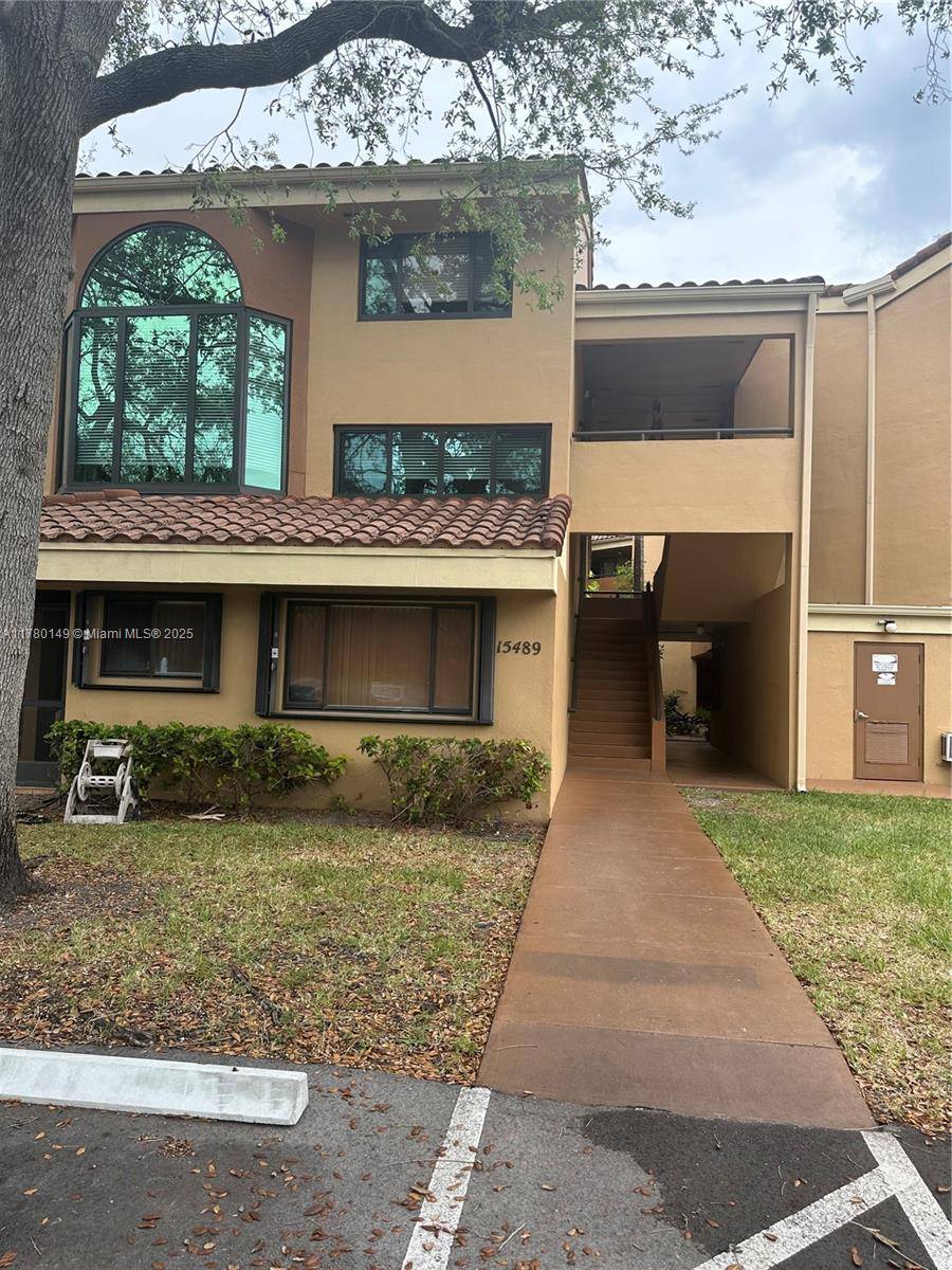 Miami Lakes, FL 33014,15489 N Miami Lakeway  N #209-3