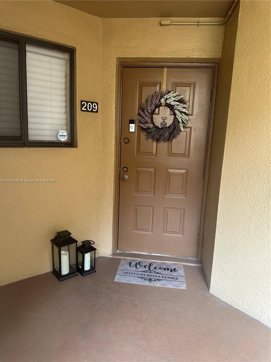 Miami Lakes, FL 33014,15489 N Miami Lakeway  N #209-3