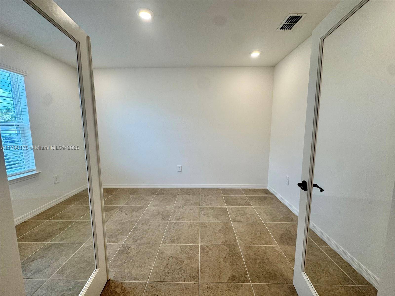 Port St. Lucie, FL 34983,749 SE Karrigan Ter