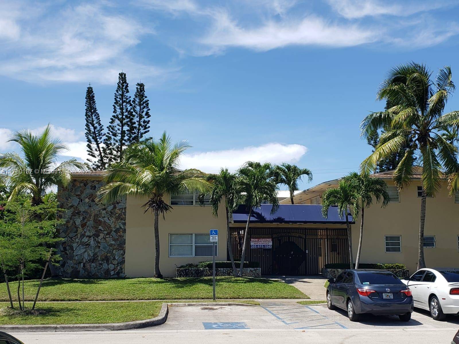 North Miami Beach, FL 33162,2121 NE 168th St #02