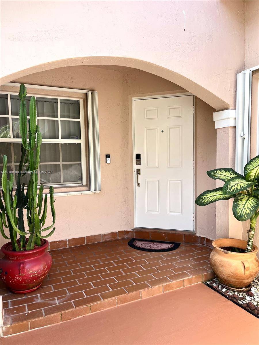 Pembroke Pines, FL 33029,17654 SW 6th St