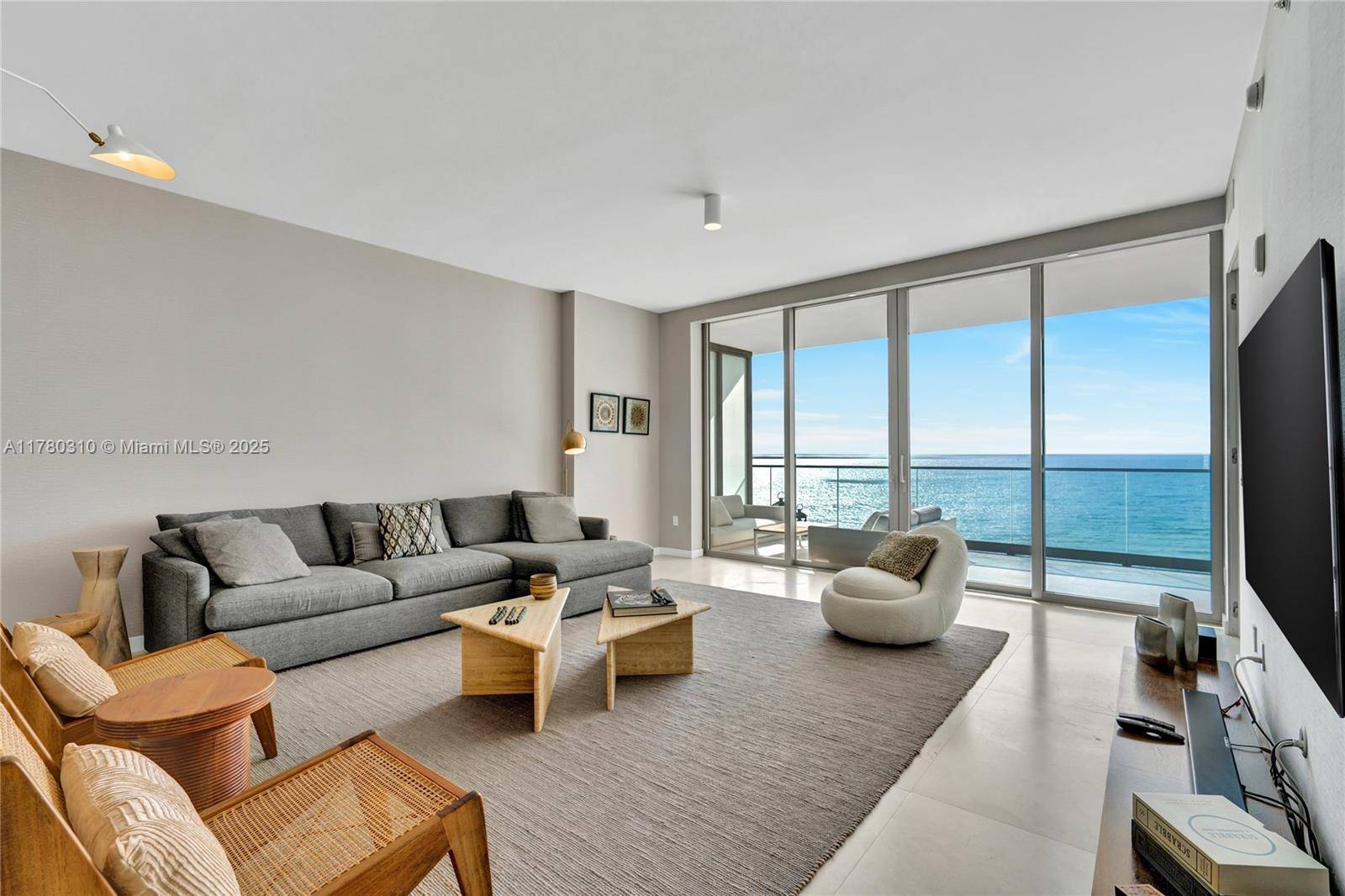 Sunny Isles Beach, FL 33160,18975 Collins Ave #903