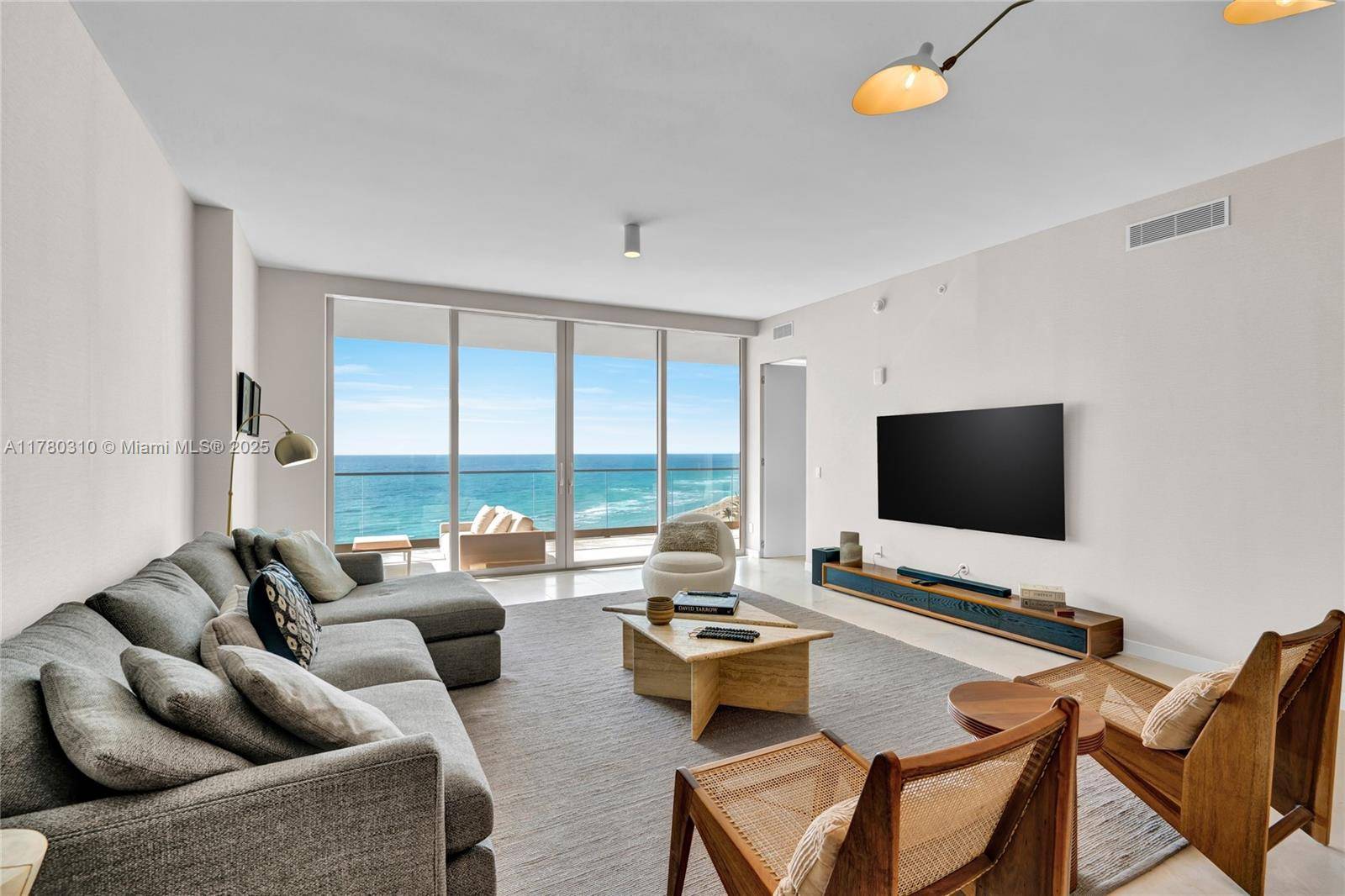 Sunny Isles Beach, FL 33160,18975 Collins Ave #903