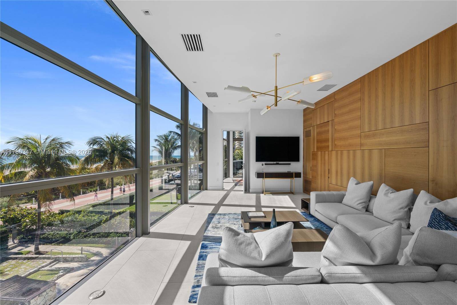 Miami Beach, FL 33140,5875 Collins Ave #401