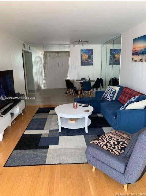 Hallandale Beach, FL 33009,800 Parkview Dr #224