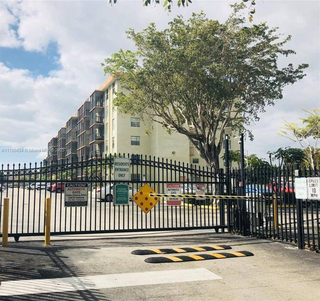 North Miami Beach, FL 33160,16851 NE 23rd Ave #203