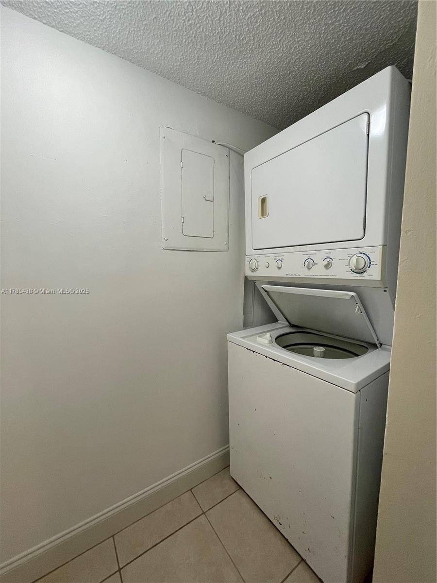 Miramar, FL 33025,3470 Foxcroft Rd #111