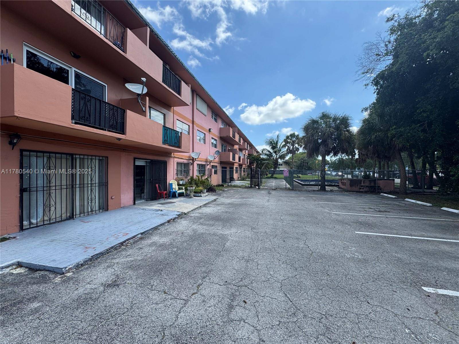 Miami Gardens, FL 33055,17101 NW 57th Ave #118