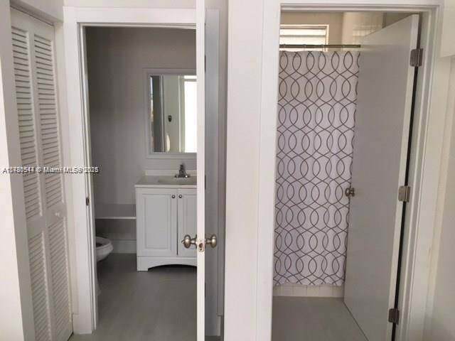 Sunny Isles Beach, FL 33160,16485 Collins Ave