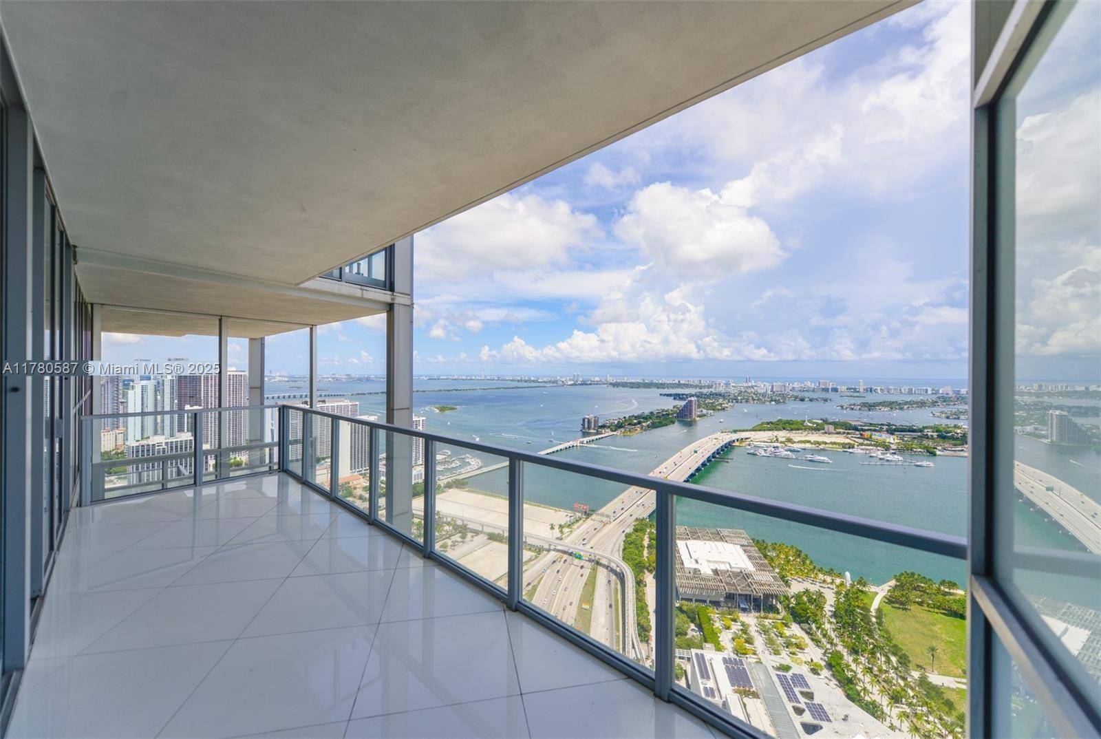 Miami, FL 33132,1100 Biscayne Blvd #5204