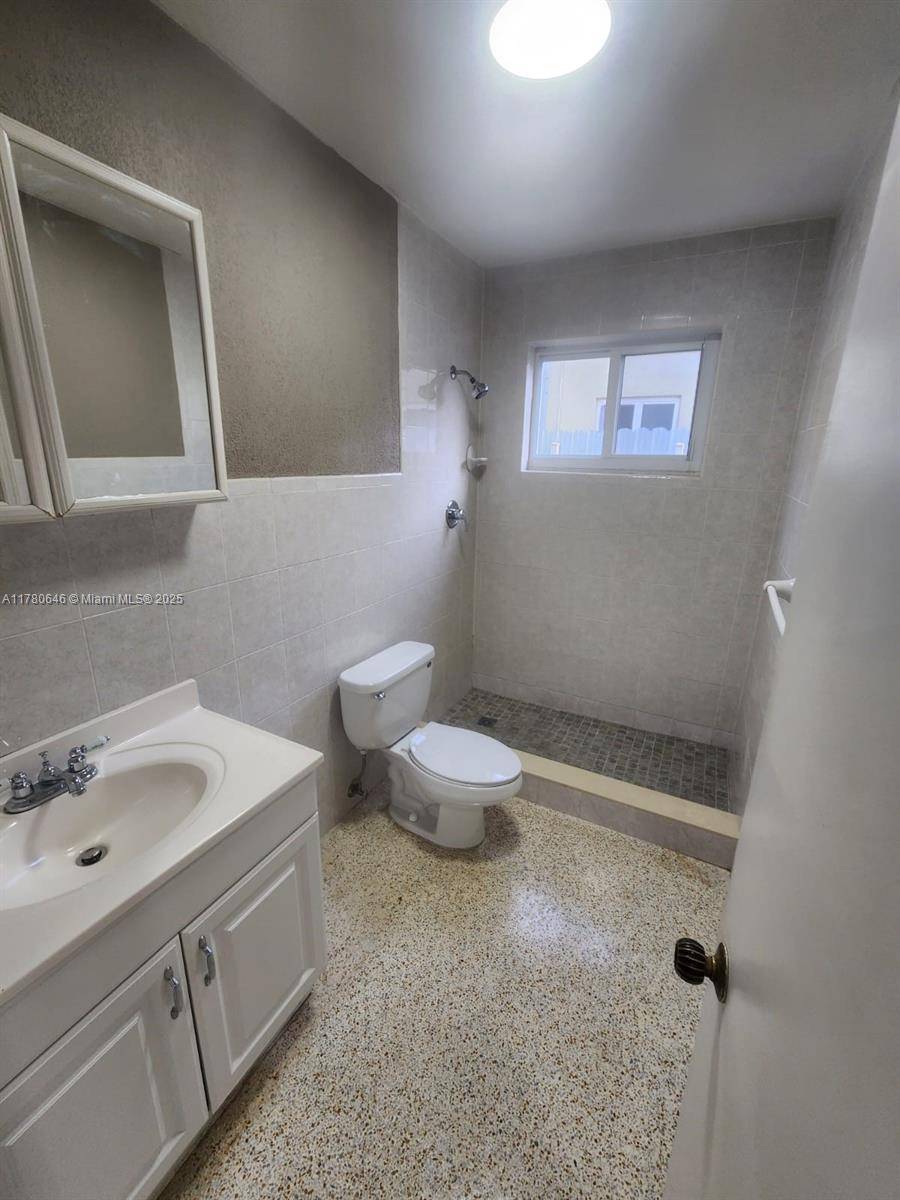 Miami, FL 33133,2763 SW 32nd Ave #2763