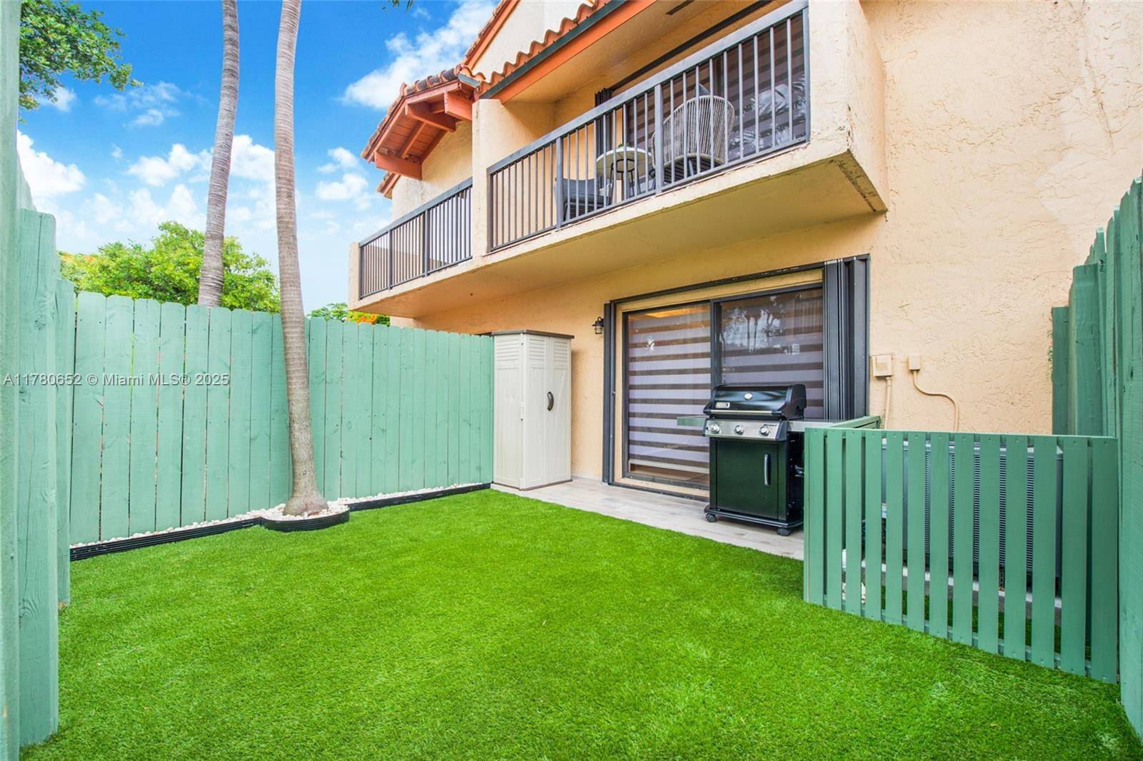 Miami, FL 33156,10117 SW 77th Ct