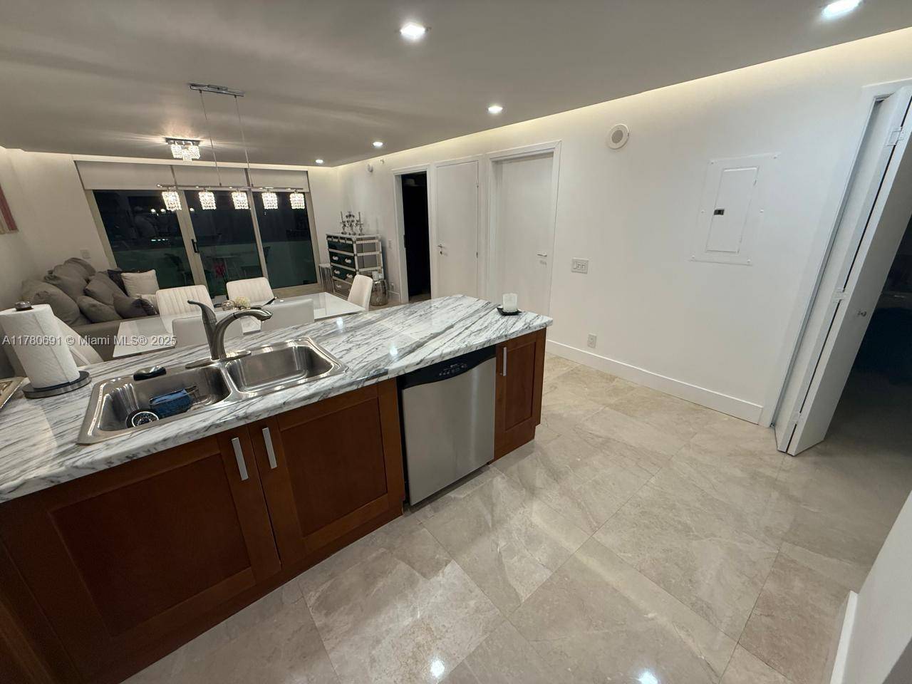 Surfside, FL 33154,9499 Collins Ave #411