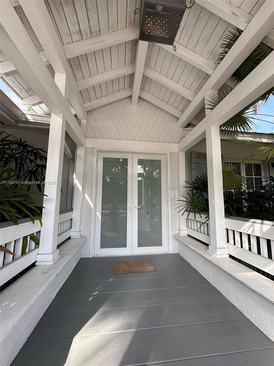 Key Biscayne, FL 33149,390 Gulf Rd