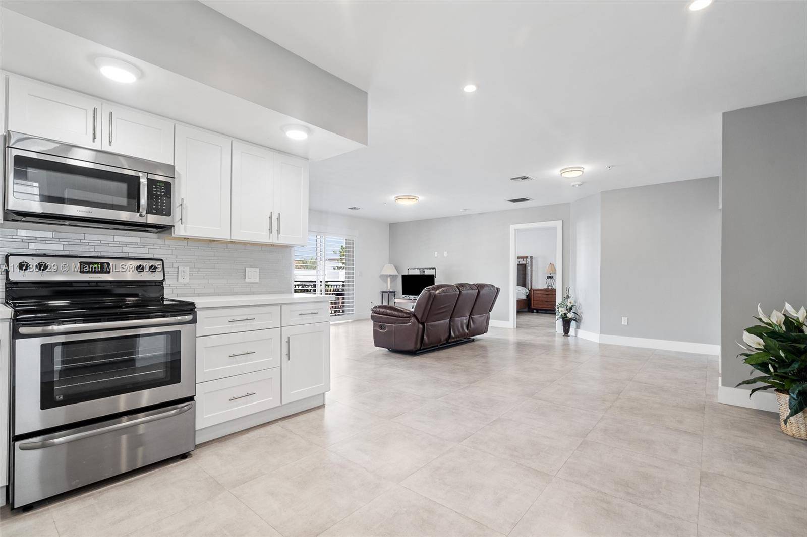 Dania Beach, FL 33004,555 E Dania Beach Blvd #4