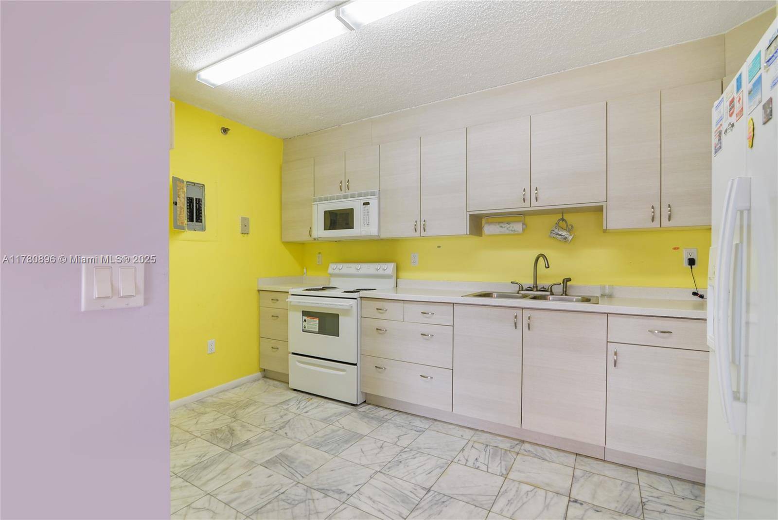Surfside, FL 33154,9341 Collins Ave #903