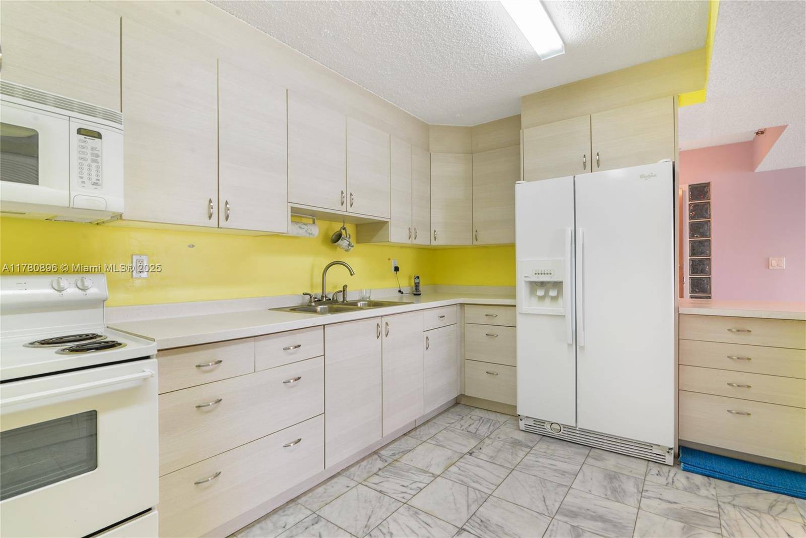 Surfside, FL 33154,9341 Collins Ave #903