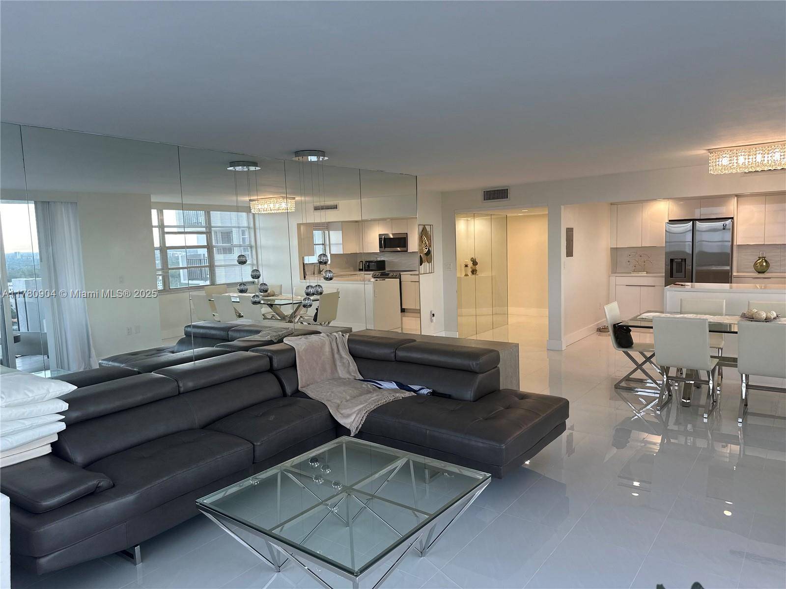 Aventura, FL 33160,2750 NE 183rd St #2208