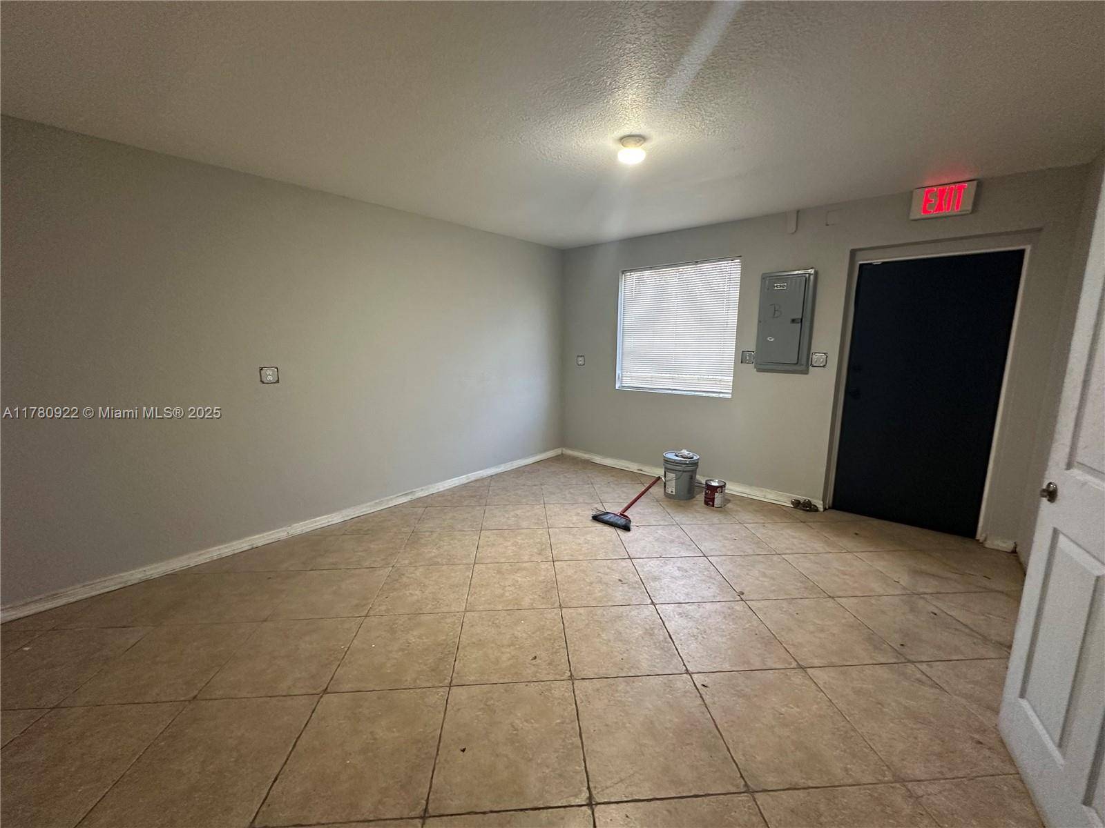 Hollywood, FL 33020,2117 Taylor St