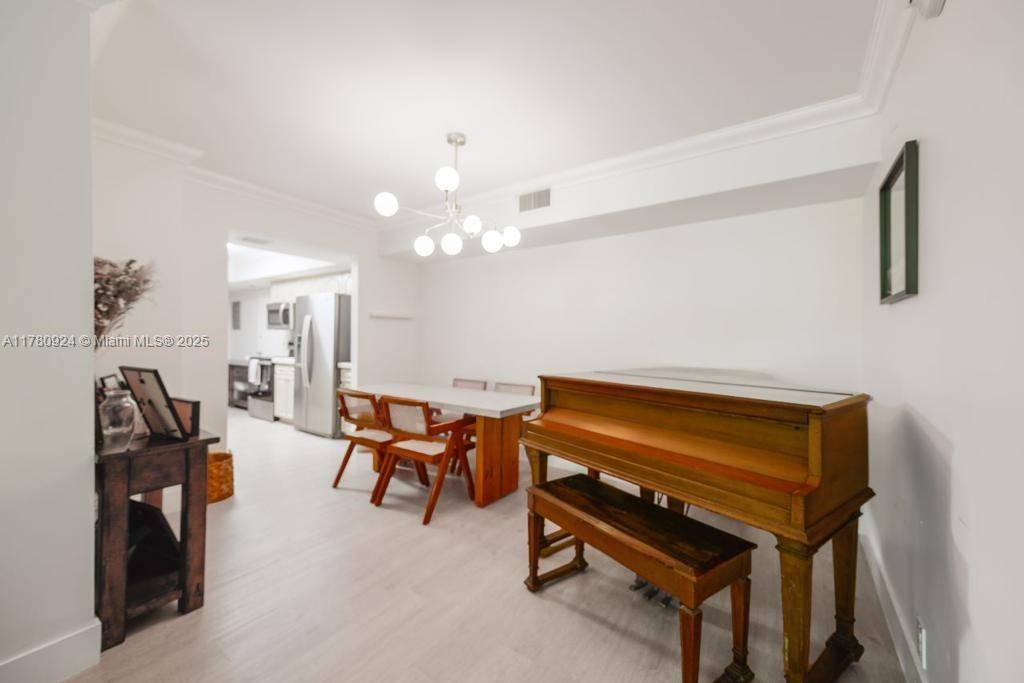 Key Biscayne, FL 33149,1121 Crandon Blvd #D206