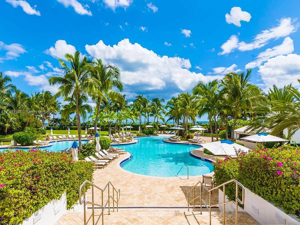 Miami Beach, FL 33139,50 S Pointe Dr #504