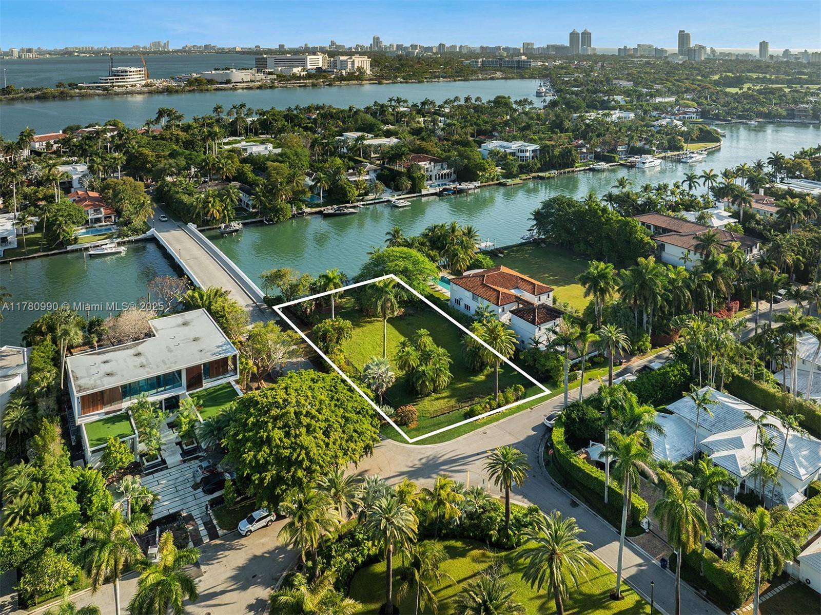 Miami Beach, FL 33140,1635 W 27th St