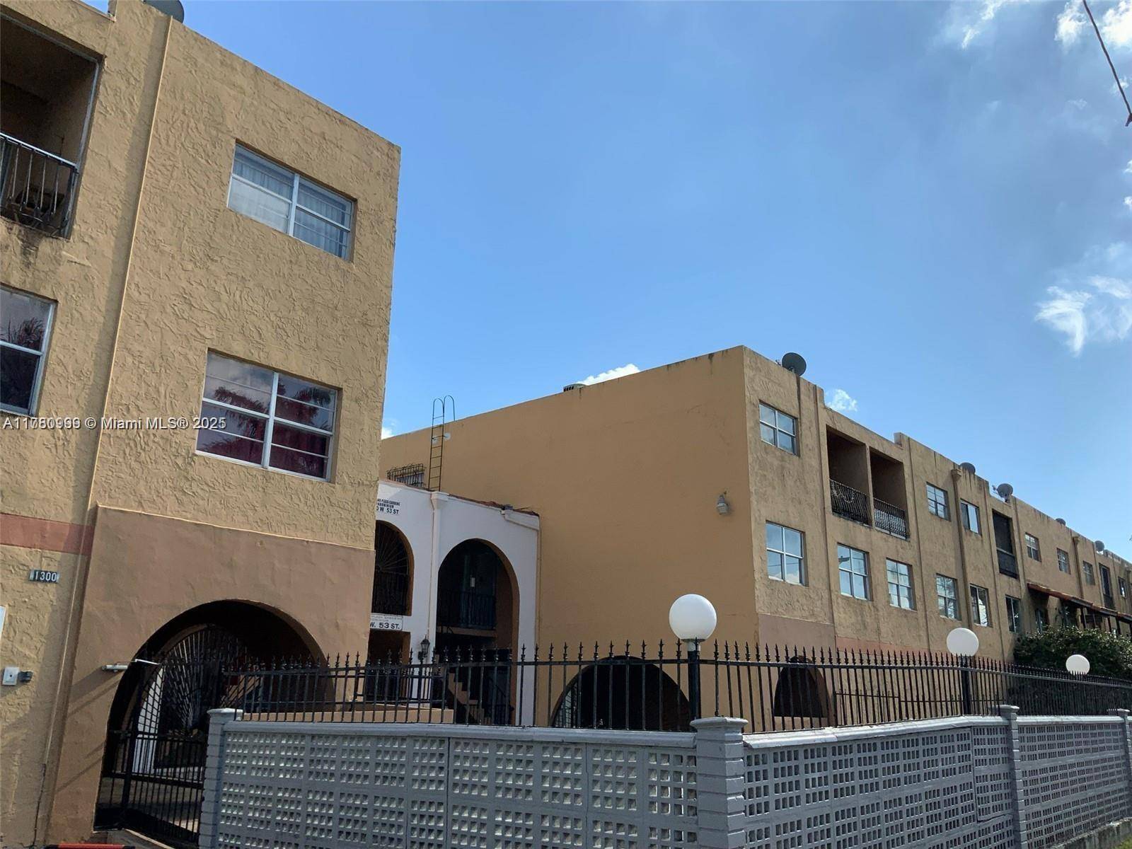 Hialeah, FL 33012,1300 W 53rd St #23