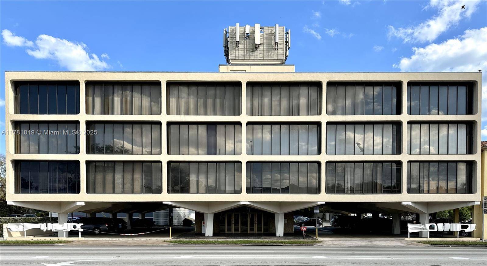 Coral Gables, FL 33146,420 S Dixie Hwy #3