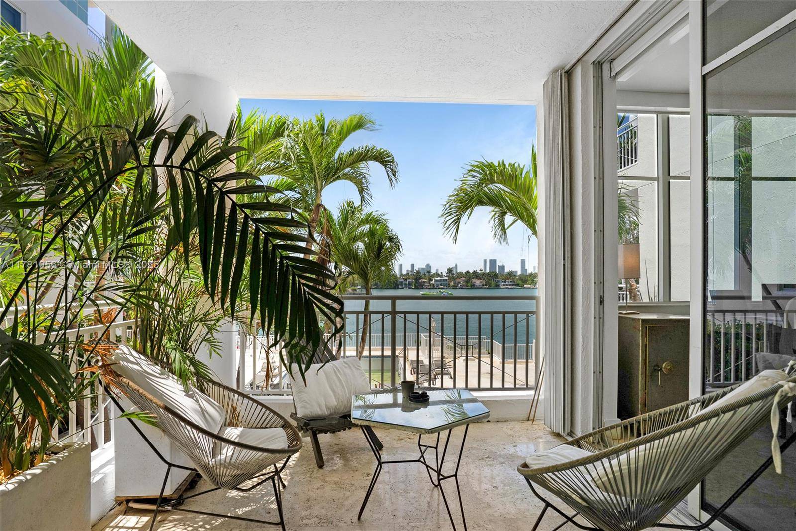 Miami Beach, FL 33139,1 Century Ln #309