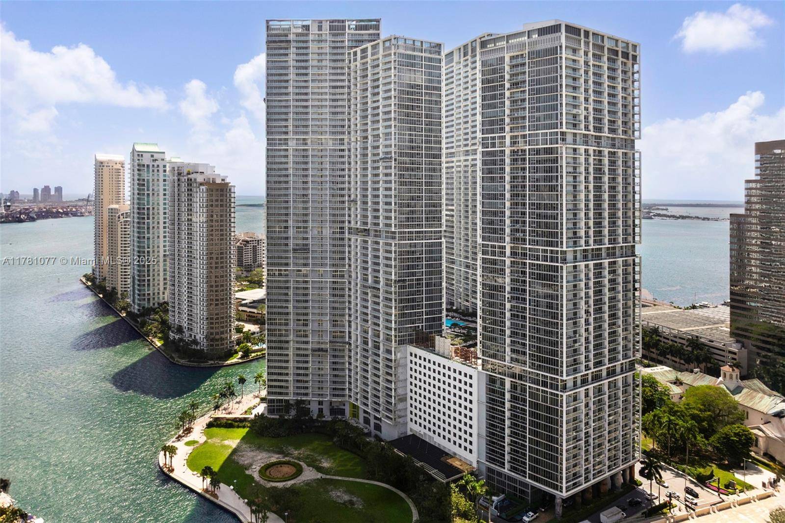 Miami, FL 33131,485 Brickell Ave #4707