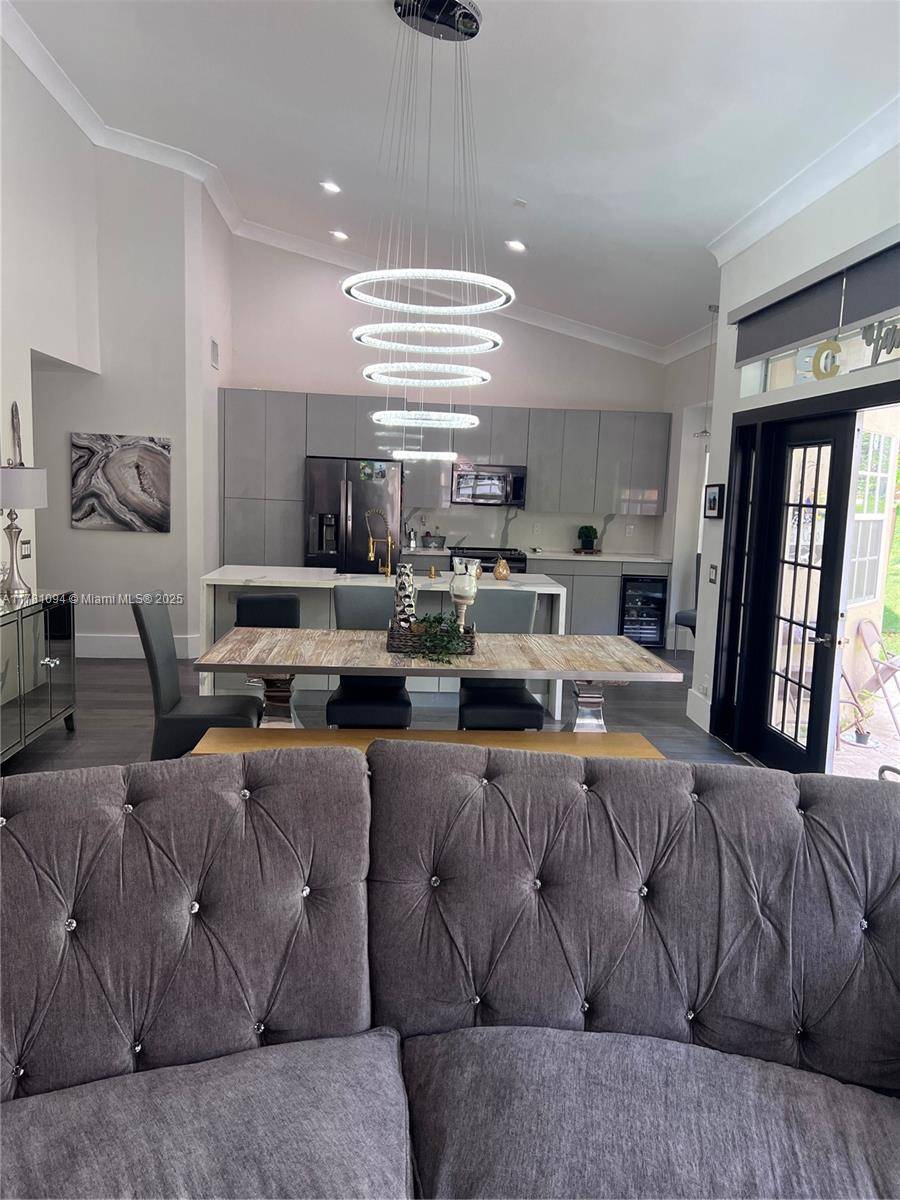Weston, FL 33326,1371 Bayview Cir