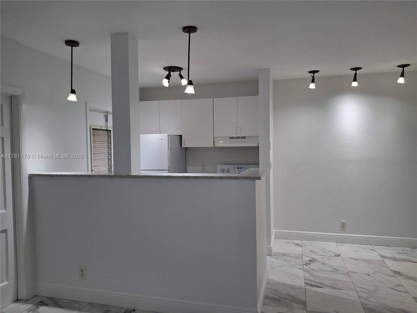 Fort Lauderdale, FL 33308,5050 Bayview Dr #2