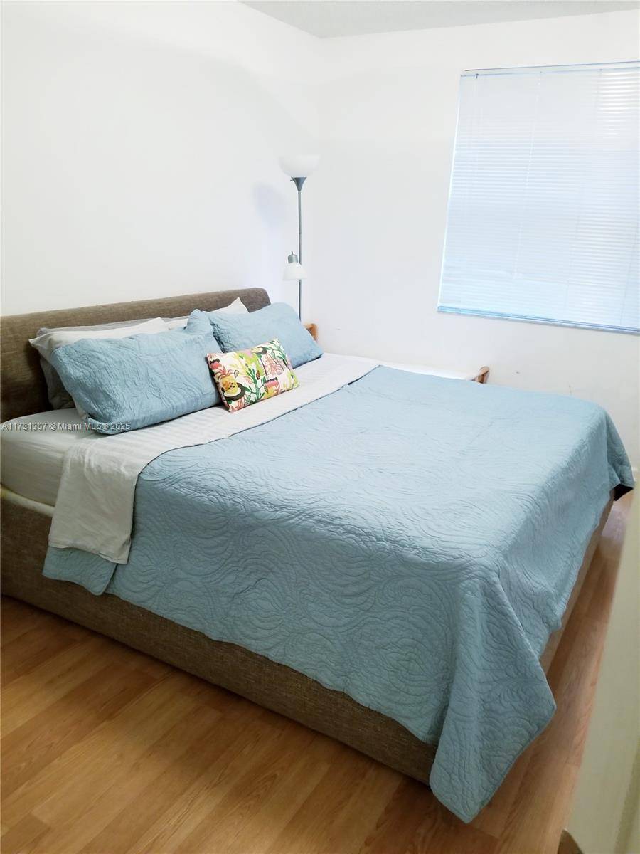 Sunny Isles Beach, FL 33160,17125 N Bay Rd #3403
